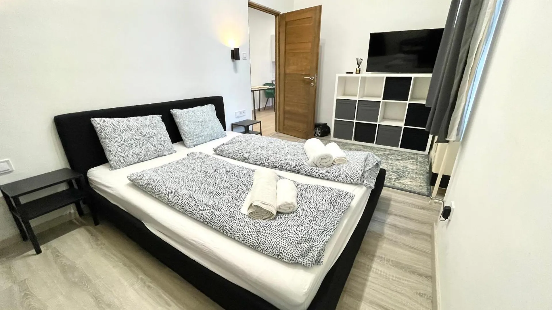 Smart Home Near The Westend City Center Budapest 0*,